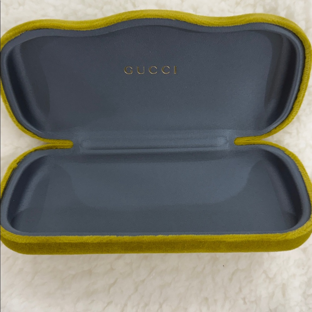 Gucci Black Sunglasses with Gold Accents - Picture 5 of 7